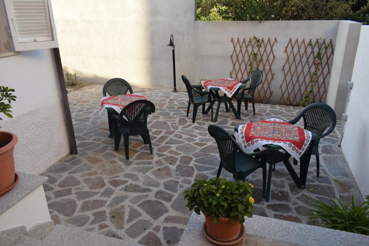 Bed and Breakfast A Casa Di Zia à Oschiri Extérieur photo